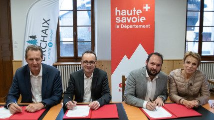 Des travaux aux alentours du lac bleu à Morillon