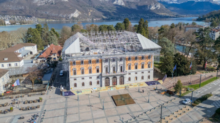 Du plomb à l'Hôtel de Ville d'Annecy : "La sécurité avant tout"