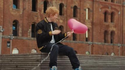 Ed Sheeran dévoile "Azizam", un titre qui pourrait bien marquer 2025 ! Ed Sheeran dévoile "Azizam", un titre qui pourrait bien marquer 2025 !