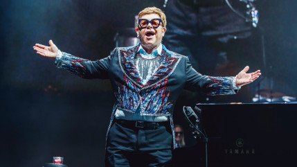 Elton John est désemparé depuis la fin de sa tournée "j'essaie de digérer" Elton John est désemparé depuis la fin de sa tournée "j'essaie de digérer"