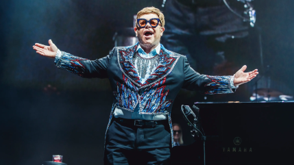 Elton John lors de son ultime concert : "Jouer pour vous a été ma raison de vivre !" Elton John lors de son ultime concert : "Jouer pour vous a été ma raison de vivre !"