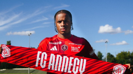 FC Annecy : Un joueur d'Aston Villa arrive en prêt FC Annecy : Un joueur d'Aston Villa arrive en prêt
