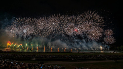 F&ecirc;te du lac d&rsquo;Annecy : un voyage universel entre musique et lumi&egrave;re pour un public conquis