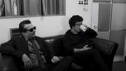 Green Day dévoile le making-of de leur dernier clip, "Dilemma" Green Day dévoile le making-of de leur dernier clip, "Dilemma"