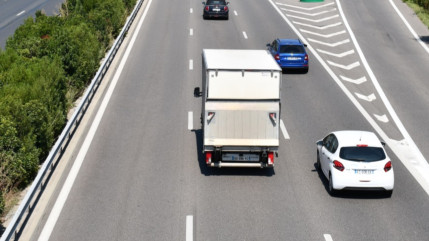 Gros accident en Haute-Savoie : un poids-lourd se couche sur l'A40