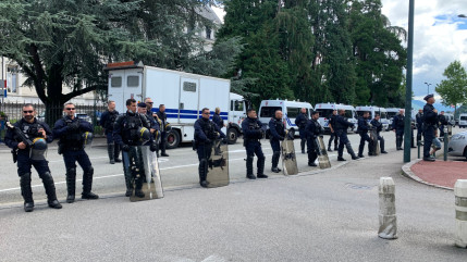 Haute-Savoie: des CRS déployés en renfort à Gaillard Haute-Savoie: des CRS déployés en renfort à Gaillard