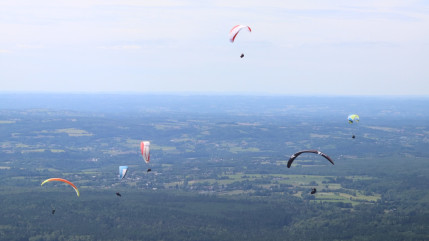 Haute-Savoie : un parapentiste de 53 ans meurt apr&egrave;s une chute dans les Aravis