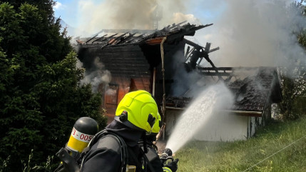 Incendie &agrave; Val-de-Chaise : un chalet ravag&eacute; par les flammes, la propri&eacute;taire introuvable
