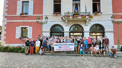 La colère d'associations ce mercredi soir à la Roche sur Foron La colère d'associations ce mercredi soir à la Roche sur Foron