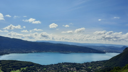 Lac d&rsquo;Annecy : Une arme retrouv&eacute;e pourrait-elle &ecirc;tre li&eacute;e &agrave; la tuerie de Chevaline ?
