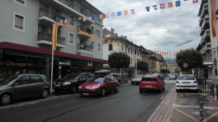 Le plan lumière se poursuit dans le centre de Cluses