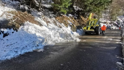 Le plateau des Glières reste accessible aux voitures Le plateau des Glières reste accessible aux voitures