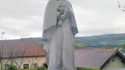 Les Echelles: la tête de la Statue de Béatrice de Savoie retrouvée Les Echelles: la tête de la Statue de Béatrice de Savoie retrouvée
