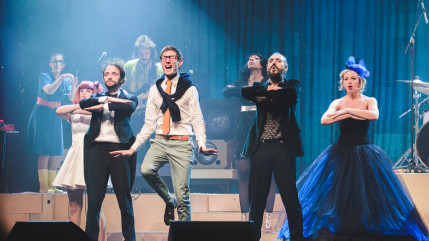 Les Franglaises à Annecy ce jeudi : à mi-chemin entre l’absurde anglais et la comédie musicale américaine