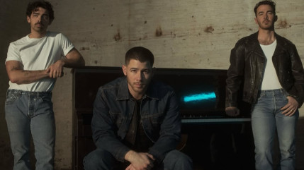 Les Jonas Brothers dévoilent un tout nouveau single, "Love Me To Heaven" Les Jonas Brothers dévoilent un tout nouveau single, "Love Me To Heaven"