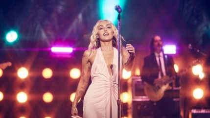 Miley Cyrus : pourquoi elle n'aime pas monter sur scène ? Miley Cyrus : pourquoi elle n'aime pas monter sur scène ?