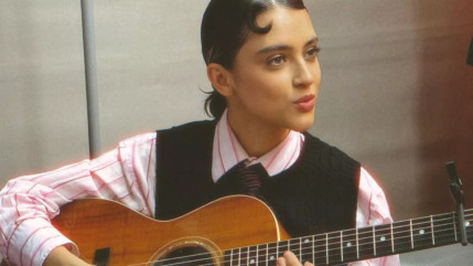 Pomme en duo avec une star pour une série animée ! Pomme en duo avec une star pour une série animée !