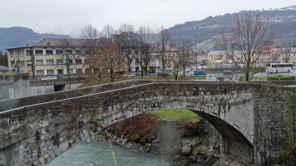 Pourquoi la ville de Cluses honore les ouvriers assassinés en 1904 aujourd'hui Pourquoi la ville de Cluses honore les ouvriers assassinés en 1904 aujourd'hui
