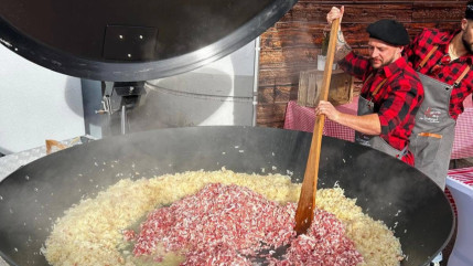 Record titanesque à Albertville : une tartiflette géante fait entrer la Savoie dans l’histoire Record titanesque à Albertville : une tartiflette géante fait entrer la Savoie dans l’histoire
