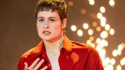 Redcar (Christine and the Queens) se livre sur sa transidentité Redcar (Christine and the Queens) se livre sur sa transidentité
