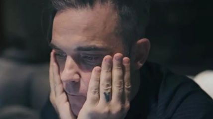 Robbie Williams : une fan chute et décède lors de son concert Robbie Williams : une fan chute et décède lors de son concert