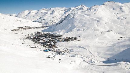 Tignes : Un confinement décrété face aux avalanches Tignes : Un confinement décrété face aux avalanches