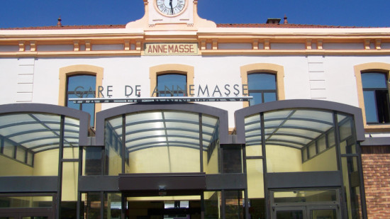 Annemasse : Un bug informatique paralyse la gare, la circulation perturb&eacute;e