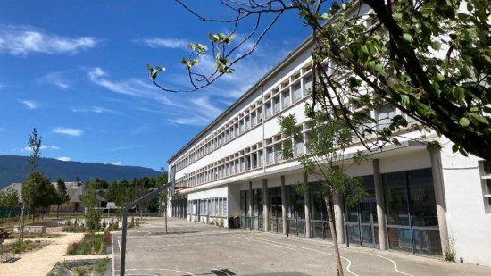 Canicule : Chamb&eacute;ry prolonge la fermeture des &eacute;coles jusqu'&agrave; vendredi