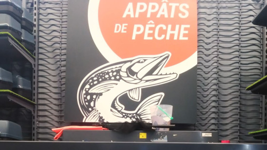 Epagny : D&eacute;cathlon arr&ecirc;te de vendre des app&acirc;ts de p&ecirc;che vivants, une victoire pour l'association PAZ