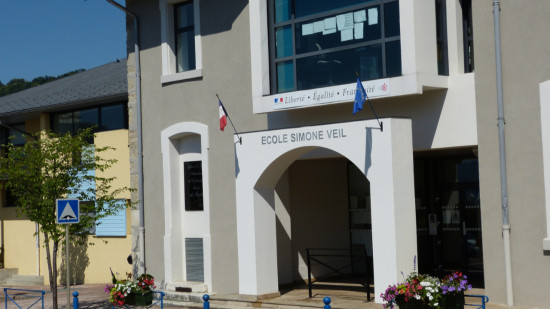 Mouxy : le directeur de l&rsquo;&eacute;cole Simone-Veil suspendu