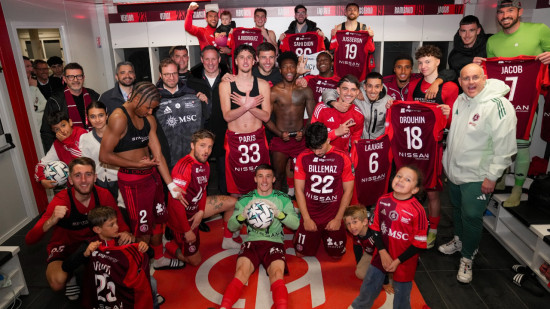 R&eacute;duit &agrave; 10, Annecy terrasse tout de m&ecirc;me Guingamp (1-0)