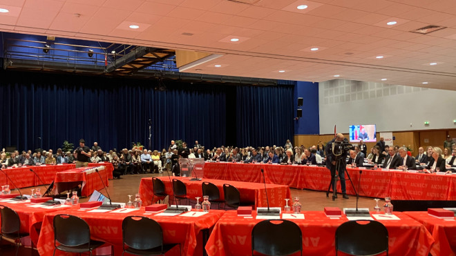 Annecy : première bataille autour de la rémunération des élus municipaux Annecy : première bataille autour de la rémunération des élus municipaux