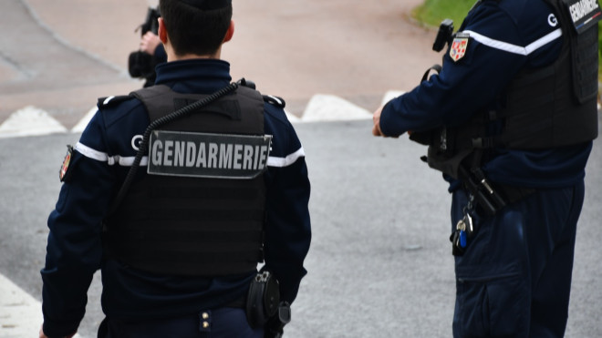 Il fait fuir les gendarmes à Rumilly : interpellé le lendemain, le chauffard violent condamné à Annecy Il fait fuir les gendarmes à Rumilly : interpellé le lendemain, le chauffard violent condamné à Annecy
