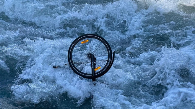 Sallanches : deux "MontenVélos" balancés dans l'Arve Sallanches : deux "MontenVélos" balancés dans l'Arve