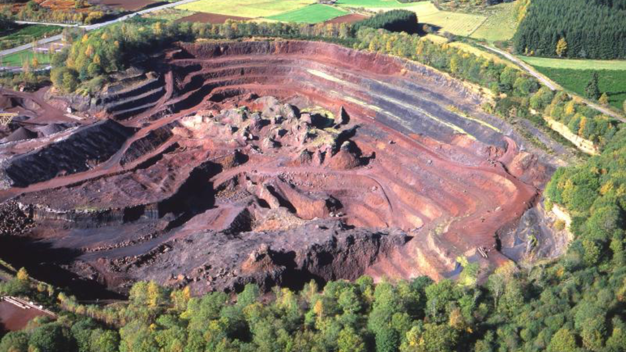 Évadez-vous en Auvergne-Rhône-Alpes au Volcan de Lemptégy ! Évadez-vous en Auvergne-Rhône-Alpes au Volcan de Lemptégy !